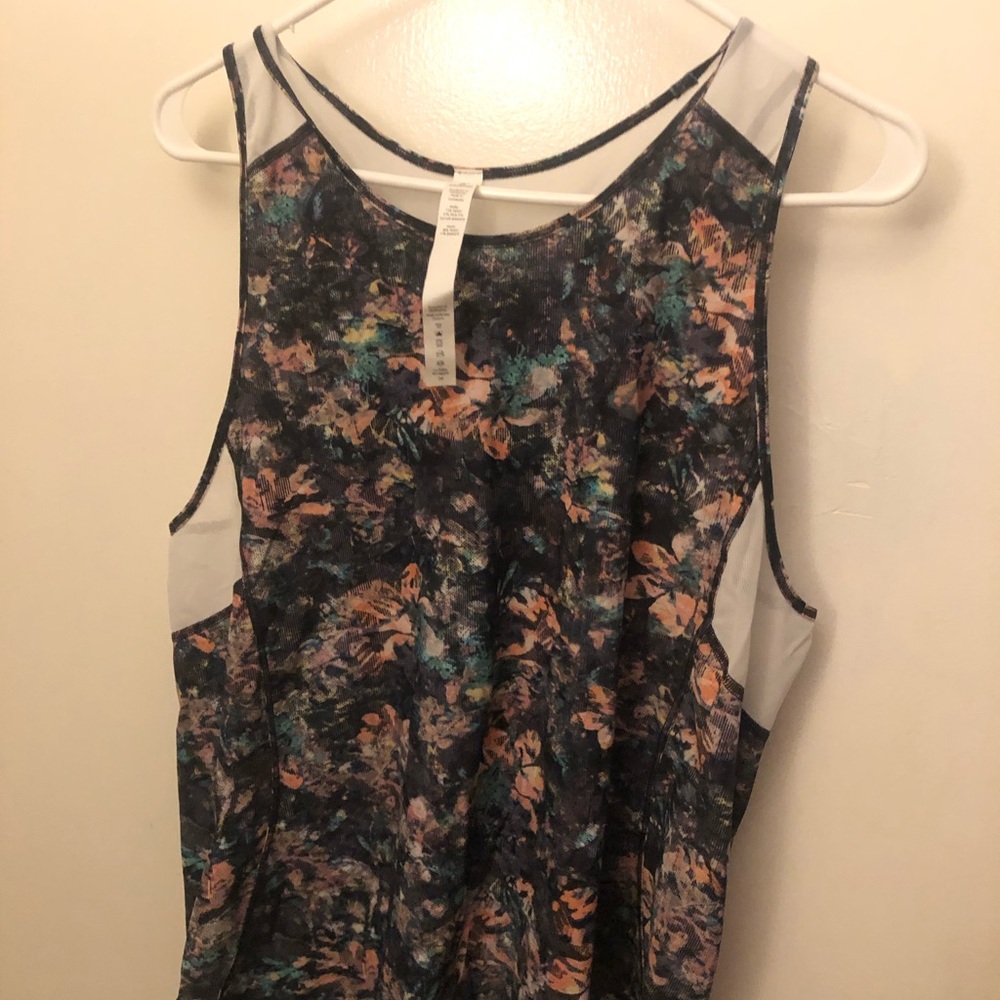 Lululemon tank